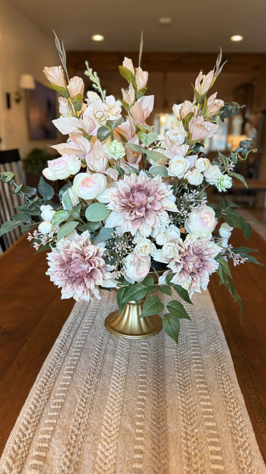Dramatic & Luxe floral arrangement